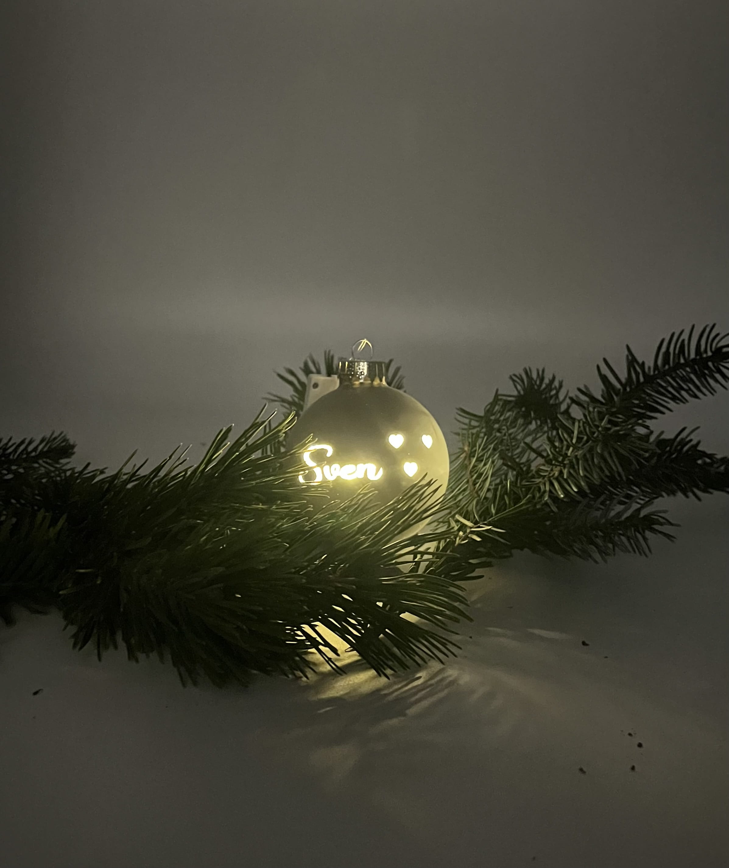 Weihnachtskugel Glas Lasergravur "Name mit Beleuchtung" 8cm